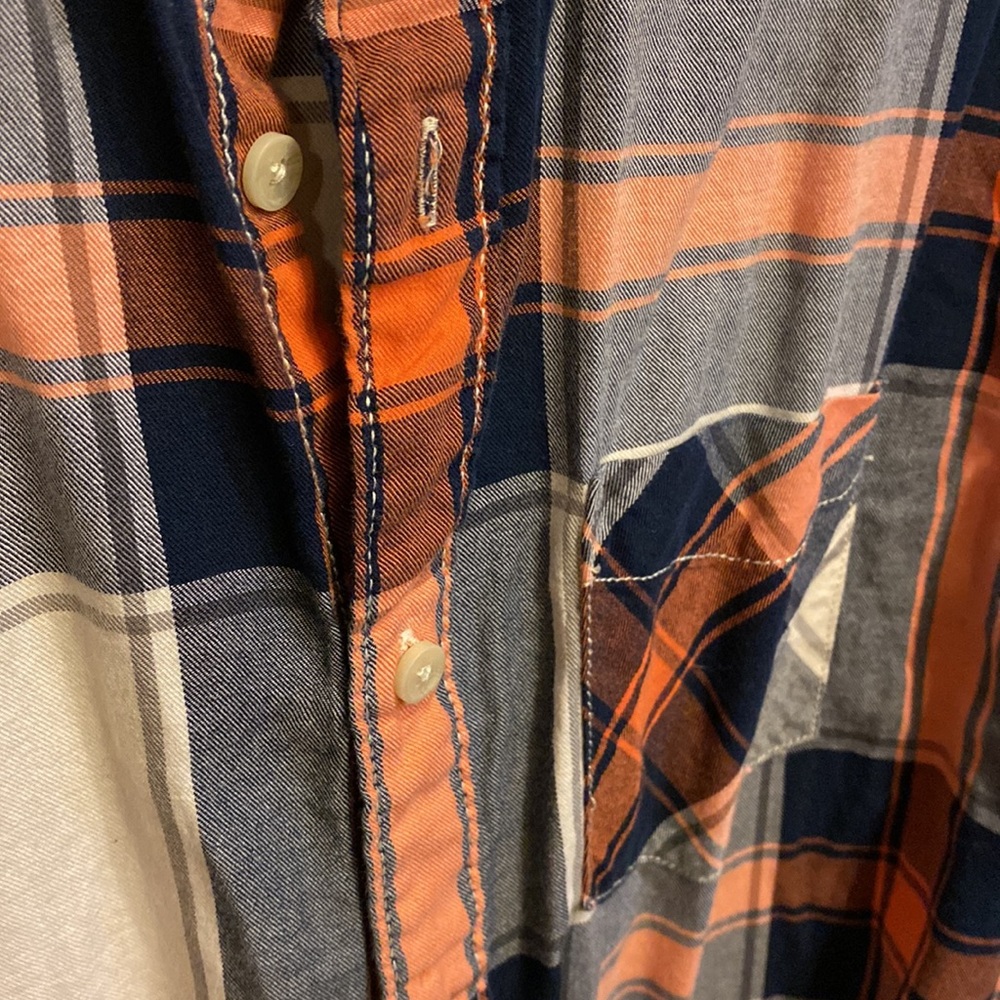 Mens L button down - Picture 3 of 3